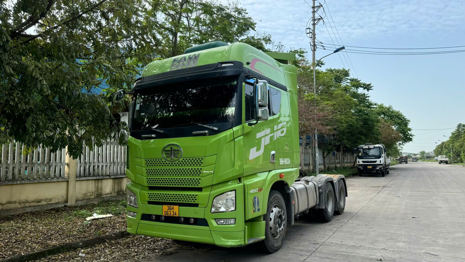 dau keo FAW JH6 460 cau lap 2022